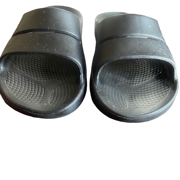 OOFOS Black Sandal Womens 8 Mens 6 EU39 - Picture 2 of 6